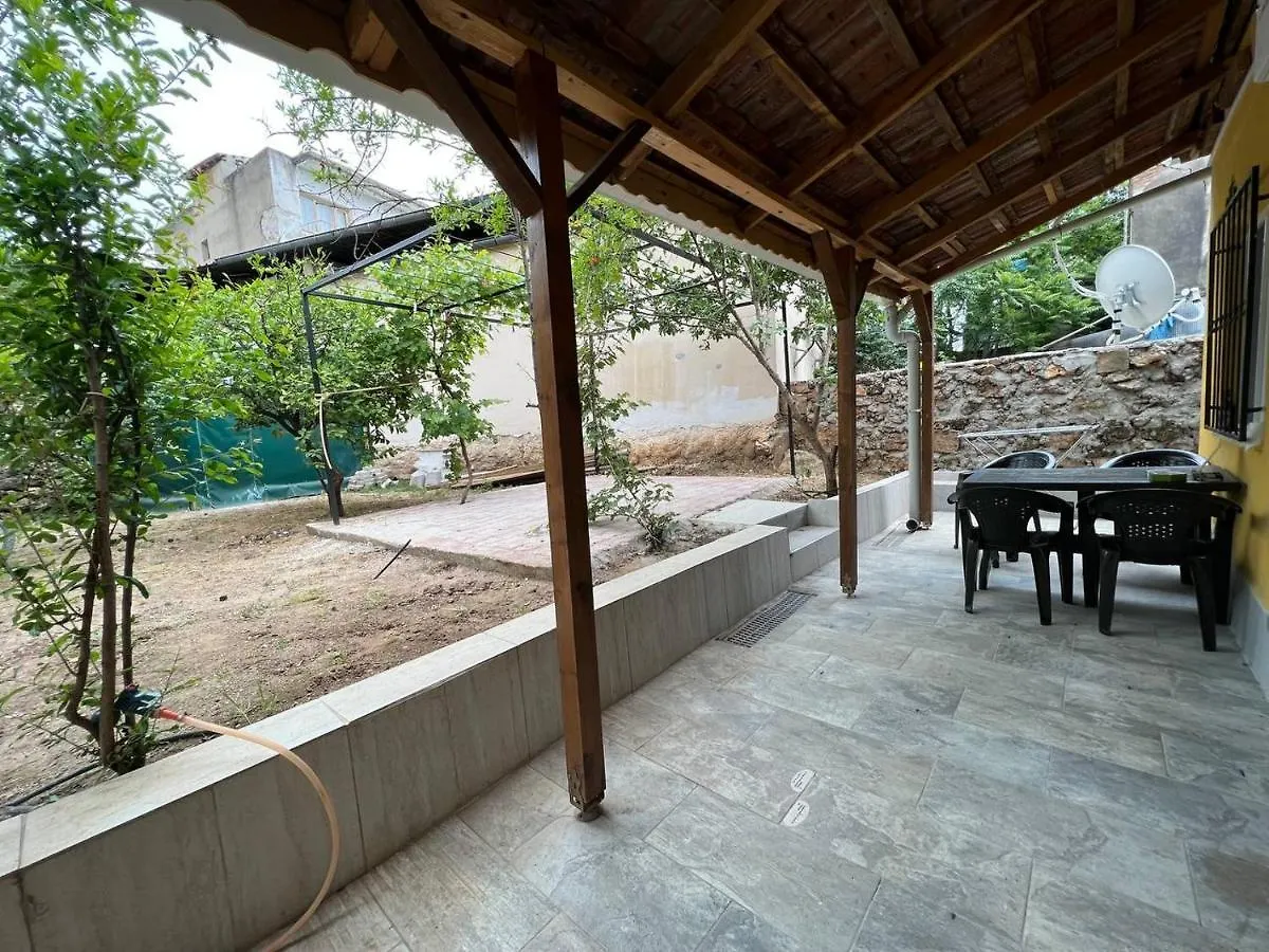 Lejlighed 2+1 Full Furnitured House In City Center Antalya